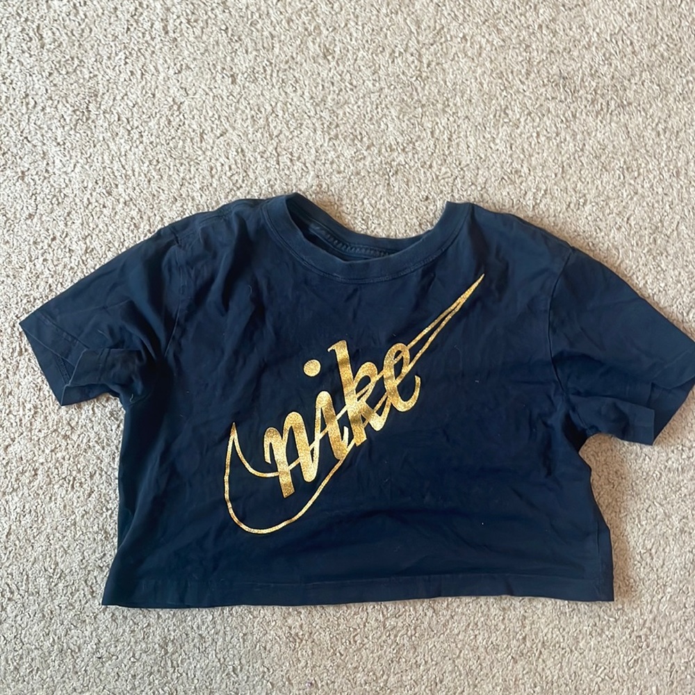 Nike women t-shirt! XS